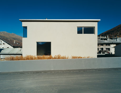 Wohnhaus mit Atelier, La Punt Chamues-ch